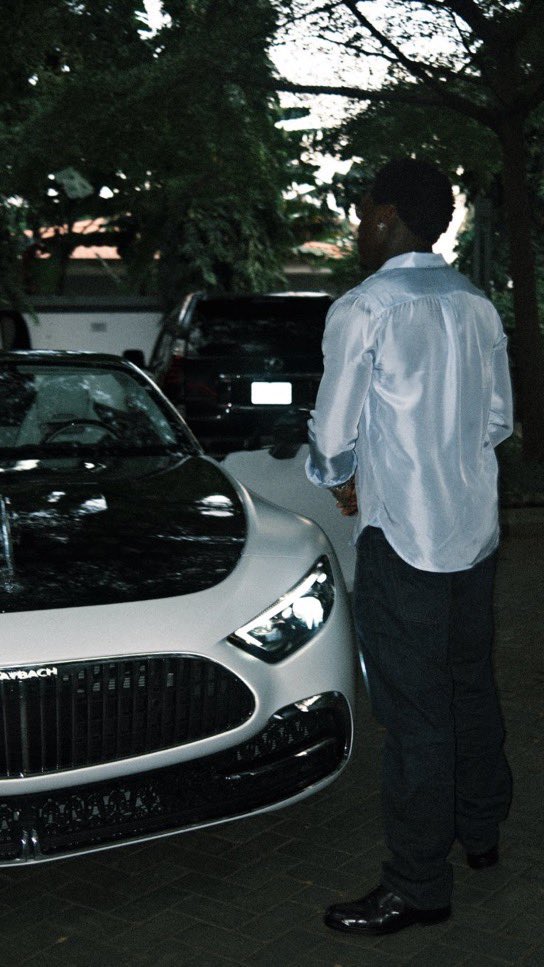 nueltwiitt's tweet photo. Asake stuns in new pictures with his maybach🤍 https://t.co/syACaV3oik