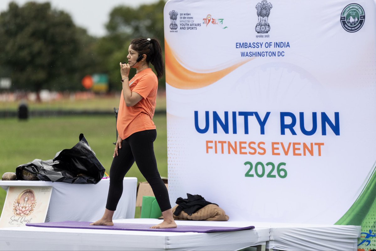 IndianEmbassyUS's tweet photo. What a joyful morning at Gravelly Point Park! 

Hundreds of friends came together for the #ViksitBharat Unity Run organized by Embassy, celebrating fitness, unity and the wonderful spirit of our community. The yoga and meditation sessions made it even more special. Thank you to everyone who joined us!

#ViksitBharat #UnityRun