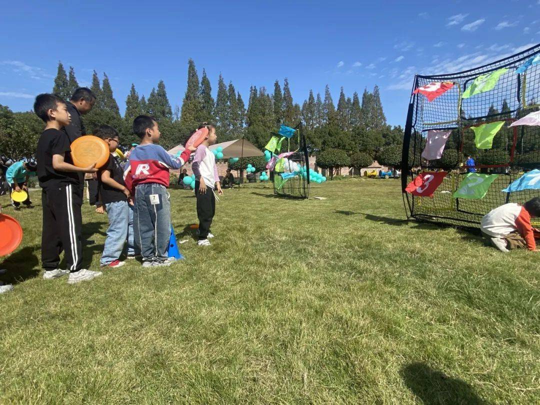 joxtn1947's tweet photo. Today I tried some super fun games: disc, frisbee, filter and screen, they are all amazing! https://t.co/aWUkJ7PPoC