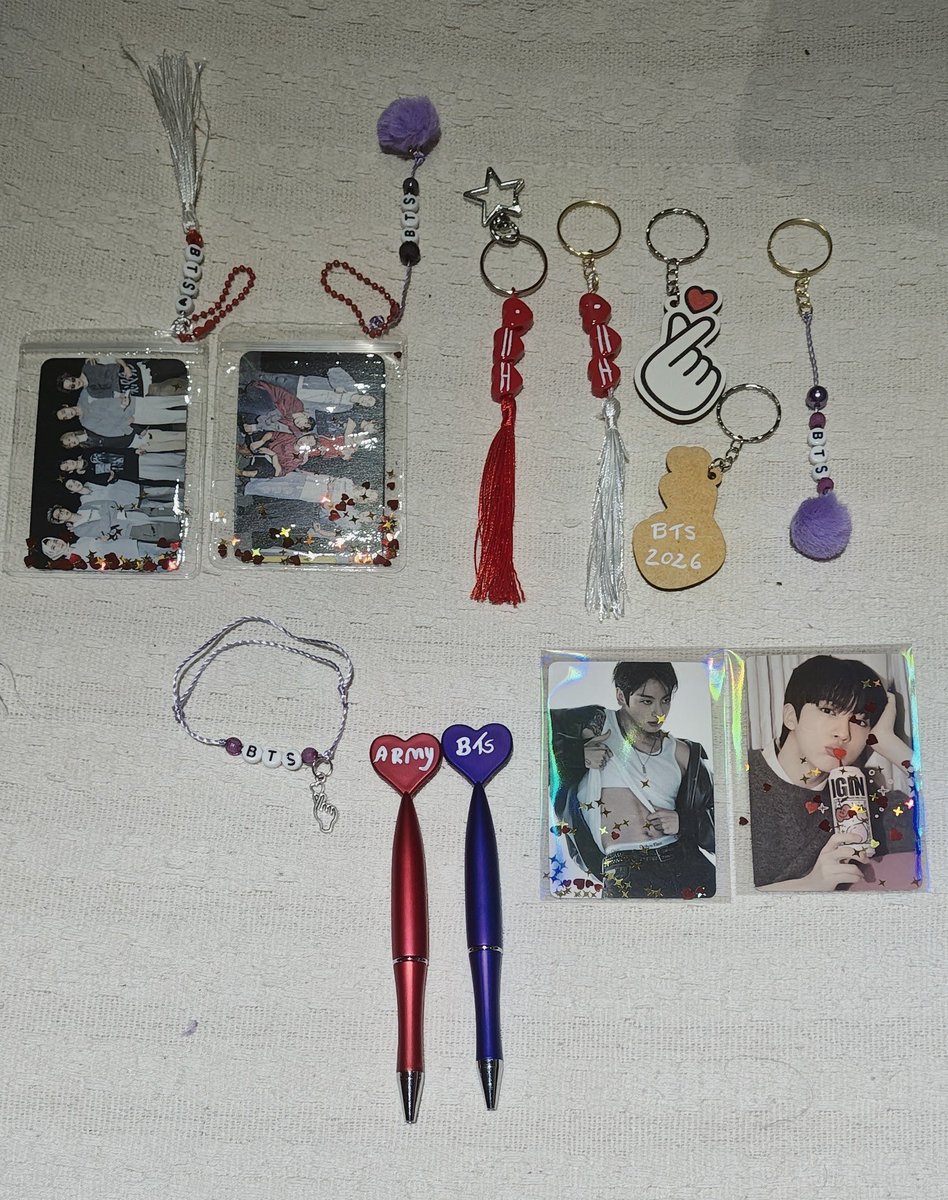 Simone81068822's tweet photo. Meus freebies ficaram prontos. 900 freebies no total 💜 100 de cada. https://t.co/tWNDre9pXa