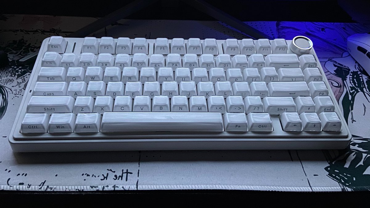 nunaeri's tweet photo. meu teclado fofinho :3 https://t.co/rs6gHCoFGZ