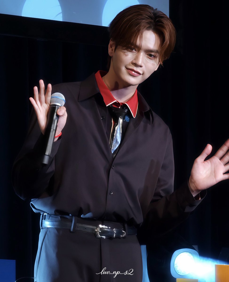 luv_np_s2's tweet photo. 261003🇯🇵
สวยมาก🤟🏻💞

#GMMTVFANDAY36INTOKYO
#JUNIORMARKxFANDAY36INTOKYO 
#JuniorMark #markjrtn https://t.co/YjbKmSVb05