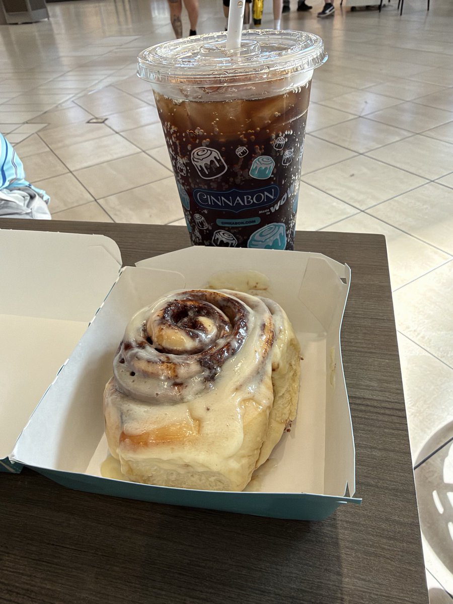MatthewBryba5b's tweet photo. I got my cinnamon fix today. https://t.co/SnaS6qfabo