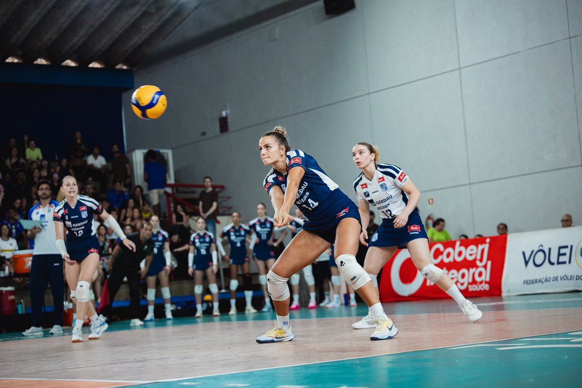 MinasTenisClube's tweet photo. @Fotos Neste sábado (3/10), o Gerdau Minas venceu o Brasília por 3 sets a 0, com parciais de 25/21, 25/12 e 25/20. Com o resultado, a equipe mineira conquistou o 3º lugar da Copa Brasília e garantiu seu lugar no pódio. 🥉👏

📸 @fotos.do.rica

#GerdauMinas https://t.co/t1FbP8aLUp