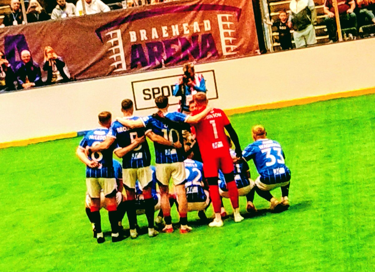 Tomi1873's tweet photo. I took my son to the Tennent Sixes at Braehead for his birthday earlier. You don't know who you're going to be sitting beside unfortunately. There was people who didn't like us, however, 10 minutes later they were sneaking out with their Timmy tails between their legs. 7-1 eh..🤣 https://t.co/eb6ha07o6o