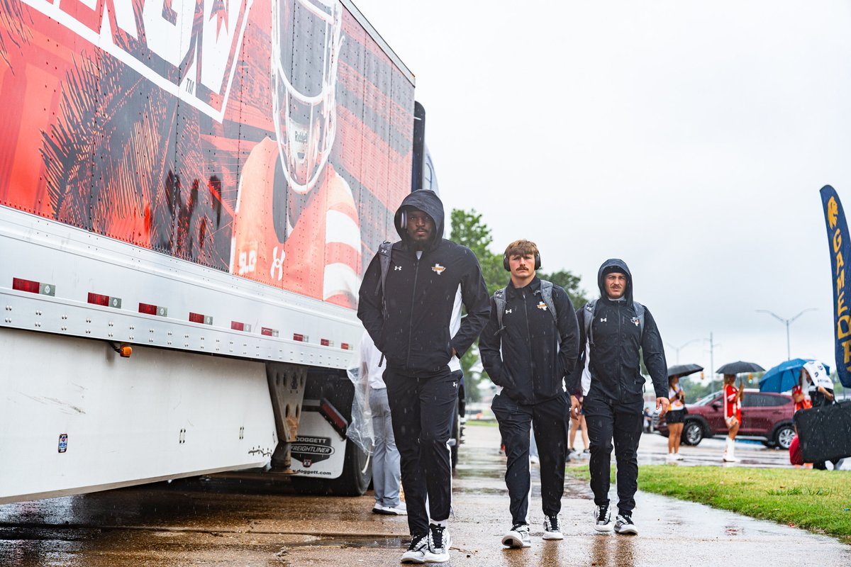 UTRGVFootball's tweet photo. On site π€
#UTRGV #RallyTheValley #WinToday https://t.co/kAwX52osdv