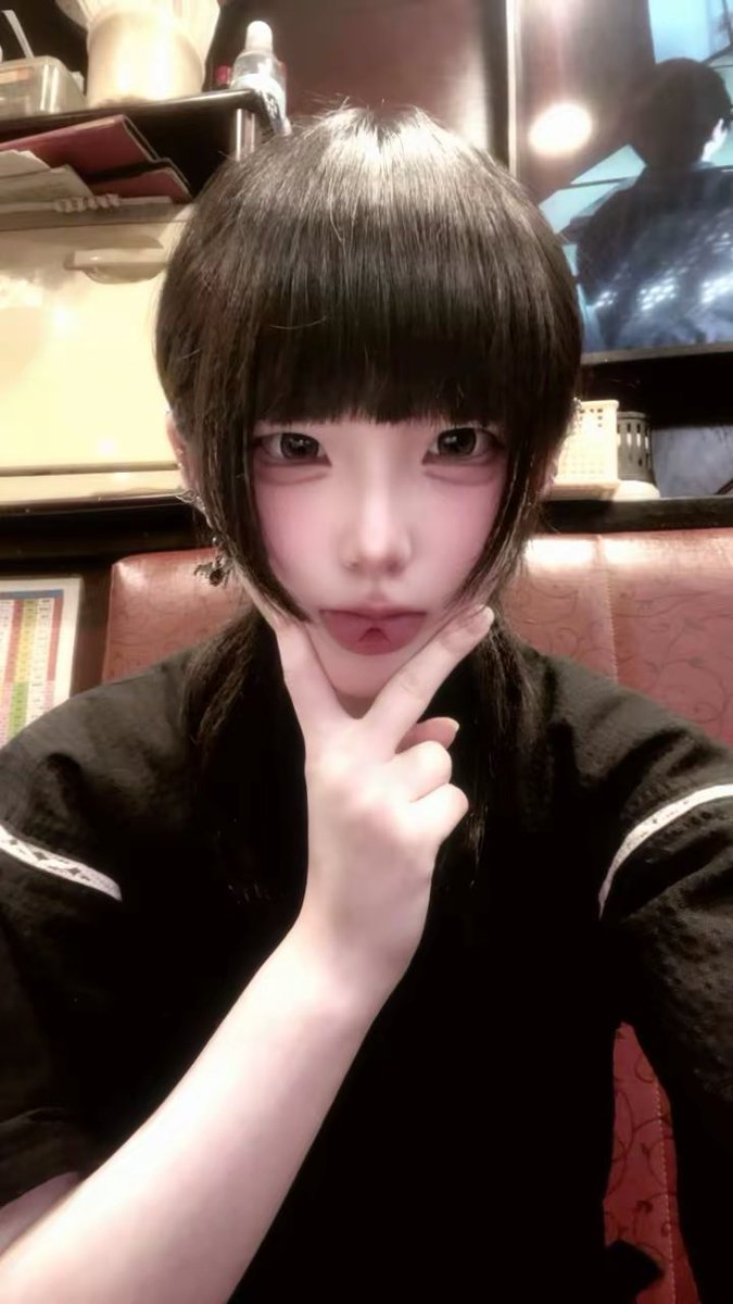 i_Ru_OxO's tweet photo. 簡単に幸せになれるなんて思わないで
#自撮り界隈 #自撮り界隈さんと繋がりたい #美男美女さんと繋がりたい   #雰囲気1mmでもいいと思ったらいいね  #地雷系  #量産 #スプタン https://t.co/UjH7jjcgKf
