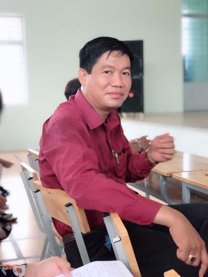 Bo15192302417's tweet photo. ai biết giả gái dụ đi mọi người t gửi số zalo qua cho,giáo viên mà mê gái lắm https://t.co/maWsOV82qd