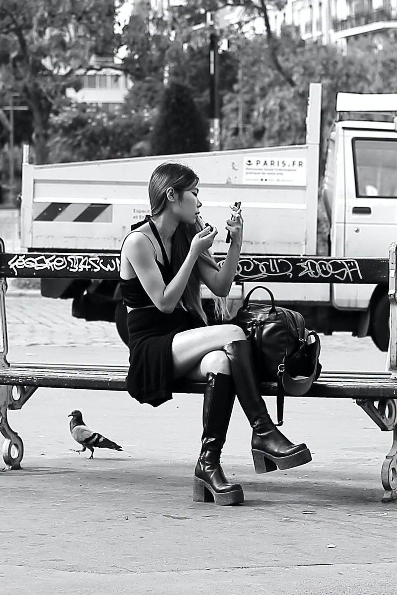 colinesss's tweet photo. My beauty 
#street #streetphotography #blackandwhite #Paris #pascalcolin #canon #50mm https://t.co/qstOiHDcKK