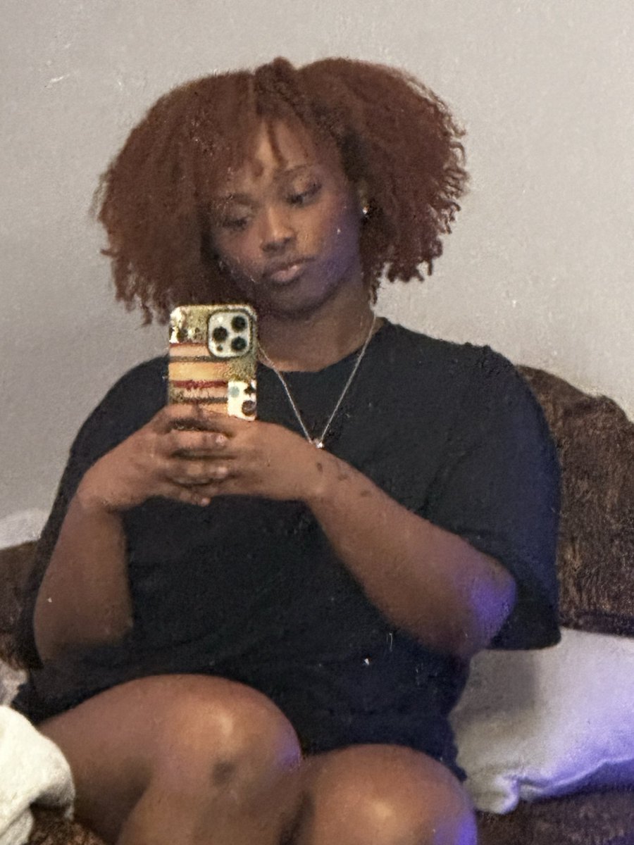 kannnnnette's tweet photo. kinda obsessed w the current state of my afro https://t.co/6FnbBBs7wD