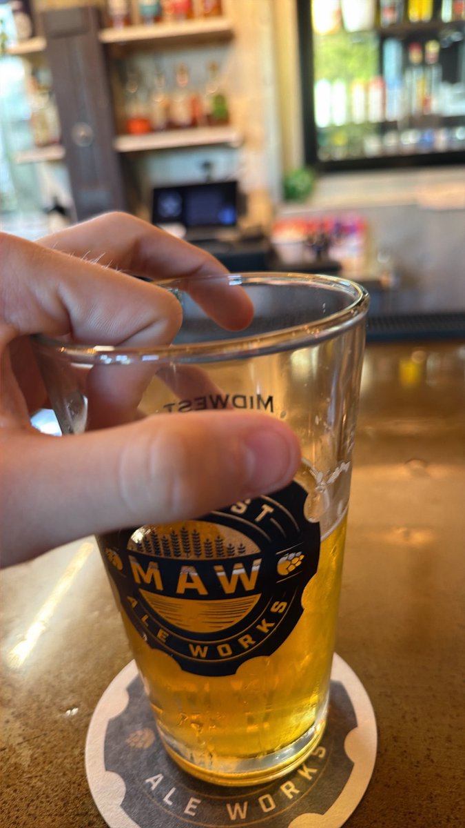 BlakeBoofers4's tweet photo. back in the saddle #drinking https://t.co/tPRrX2RDbI