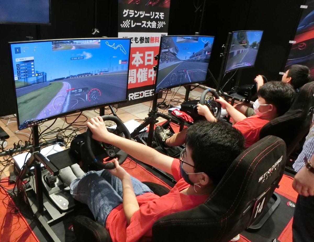 keisubasta61100's tweet photo. 昨日は #REDEE さん主催の #ららぽーと磐田 大会🏎️

悔しかったの一言
まだまだ練習不足🔥

いんでぃご先生、こてつ選手おめでとうございます🎉
多くの方と楽しい一日を過ごせました😊

開催していただきありがとうございました✨️次回も楽しみにしております！
#GT7
#シミュレーター https://t.co/yC2x0oXeOx
