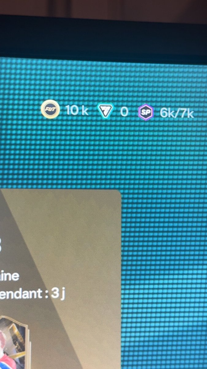 ayn_amd16's tweet photo. @easportsfcfr ????? ça a vendu mes joueurs sur fc27 tout seul et j’ai meme pas eu les credits ????? pitié ??? https://t.co/hEqC0sHzPt