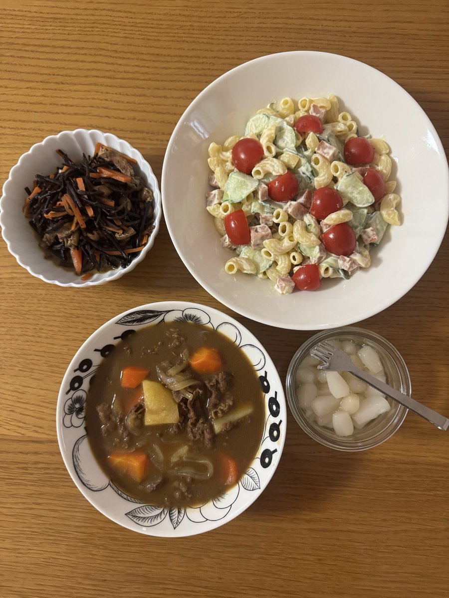 spitzbergen2140's tweet photo. 普通のカレー🍛

まさかの…ご飯が炊けてなかった🍚😂 https://t.co/smwap0wKrv