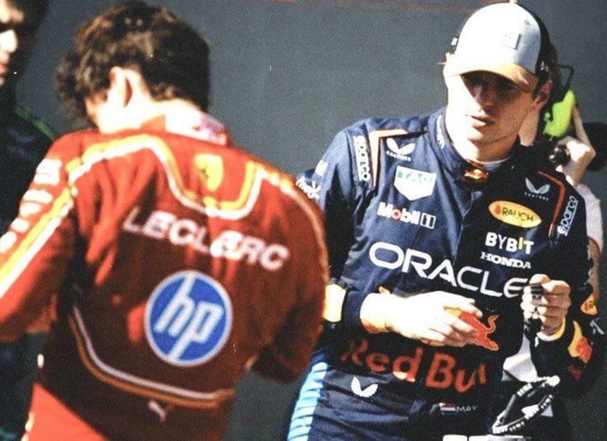 tdetroyyy's tweet photo. Holi! me llamo Tori (🇦🇷|22|she) 
☆Tifosa y de River.
☆Mis pilotos: mv3 cl16 fc43 
☆Hablo bastantes boludeces que nada que ver con f1 y me gusta flashear confianza <3

#integracionformulera #f1twt @lovdpastry @thiswsmelodrama https://t.co/DqxQiasbvT