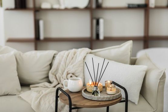 RoryClipsham's tweet photo. Fall Decorating Tips https://t.co/3EhiPmT48W add warmth &amp; comfort with alternative color schemes, mix unexpected tones, focus on soft earthy layers &amp; comforting textures #RealEstate #property #houses #renovation #townhomes #homes #HomeDécor #condos #lifestyle #investment. https://t.co/SnR4mq282q
