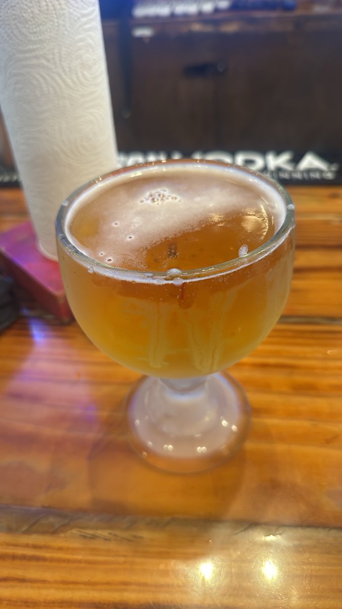 xCrimsonChinx's tweet photo. The #sooners can’t hurt me today. Cheers everybody! https://t.co/C6QSOLXfId
