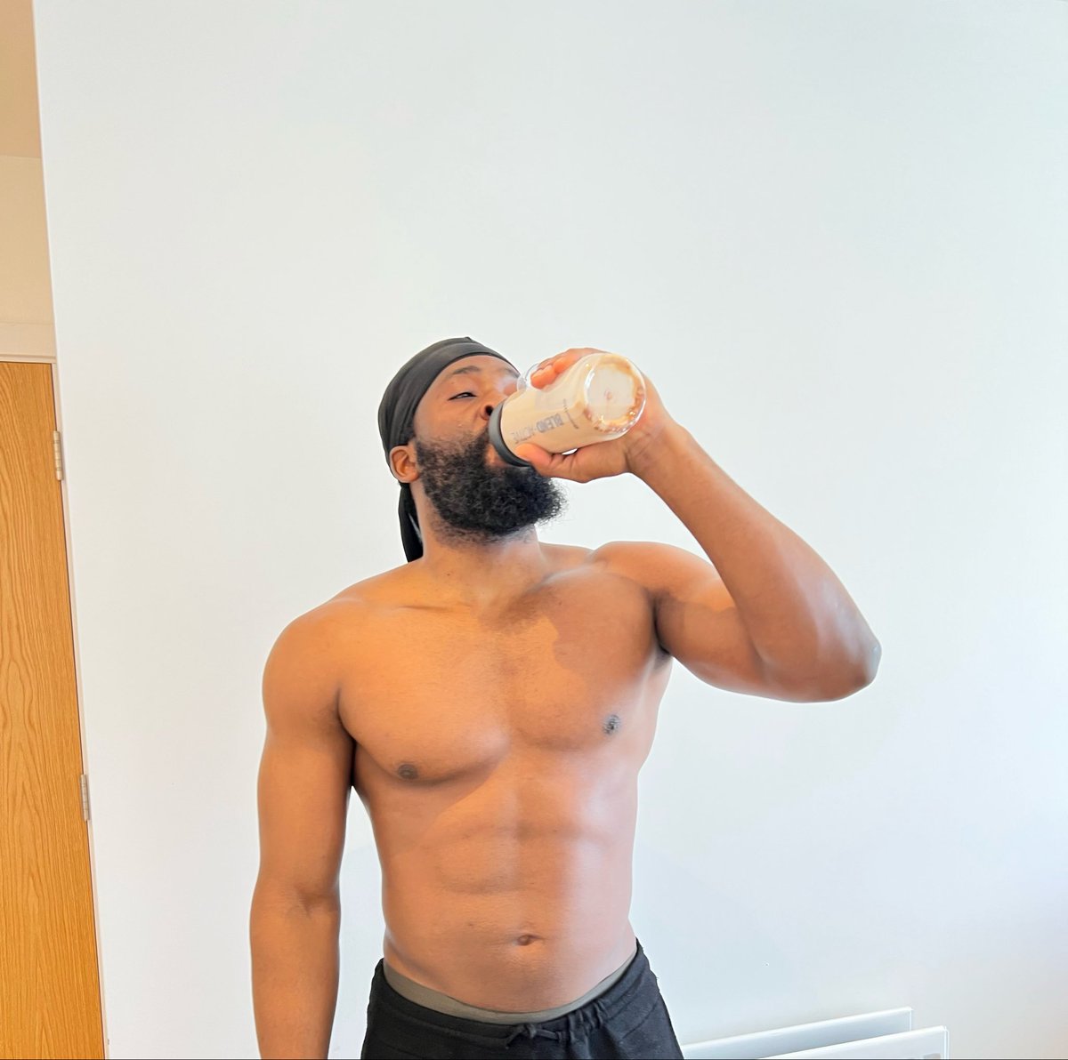DamValrick's tweet photo. Struggling to gain weight? Drink your calories. https://t.co/ahv4rpgA0w