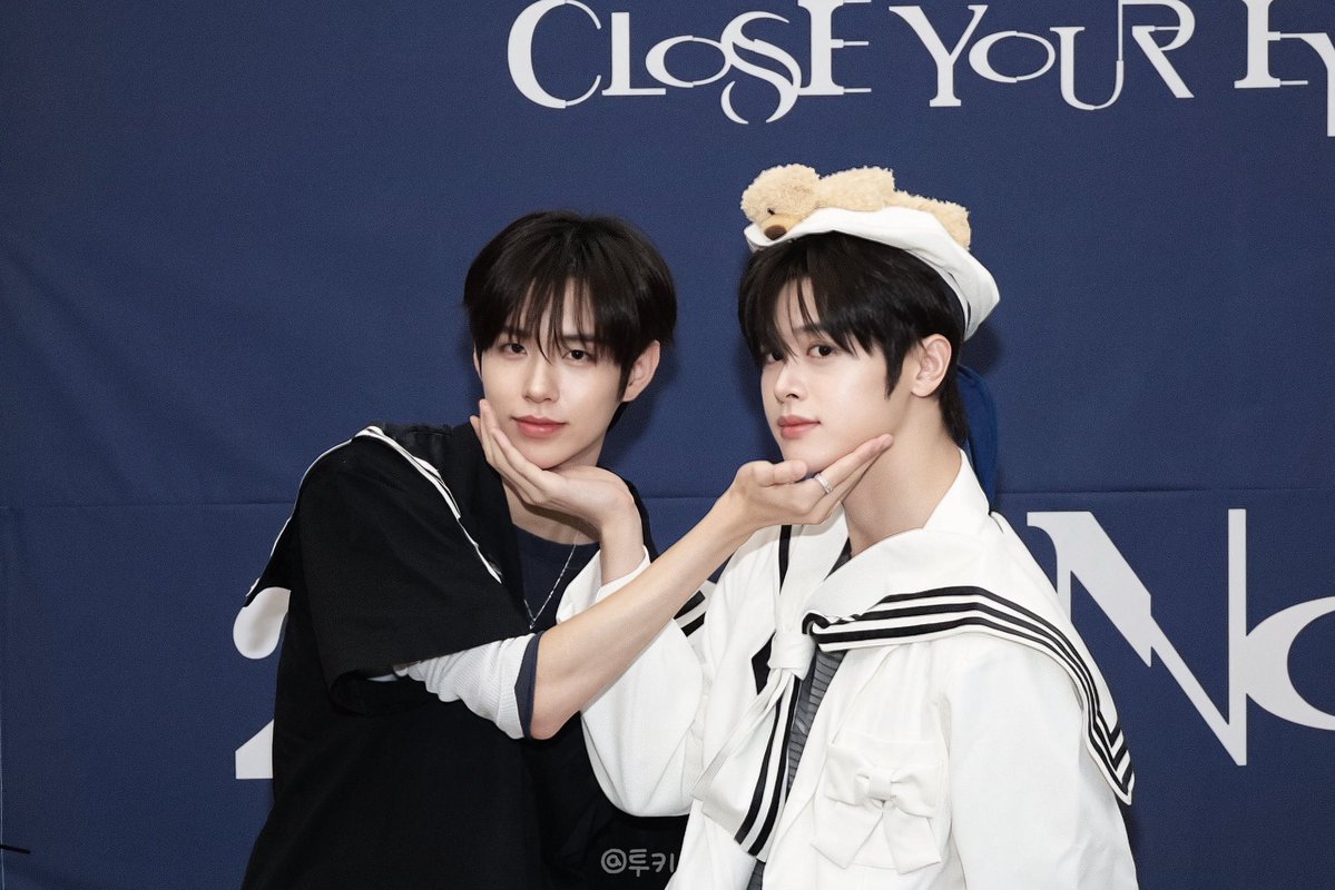 tukiiii_o216xx's tweet photo. 261003 

#김성민 #마징시앙 #웹툰즈
#클유아 #클로즈유어아이즈
#CLOSEYOUREYES #CYE https://t.co/pVTE6CGuR2