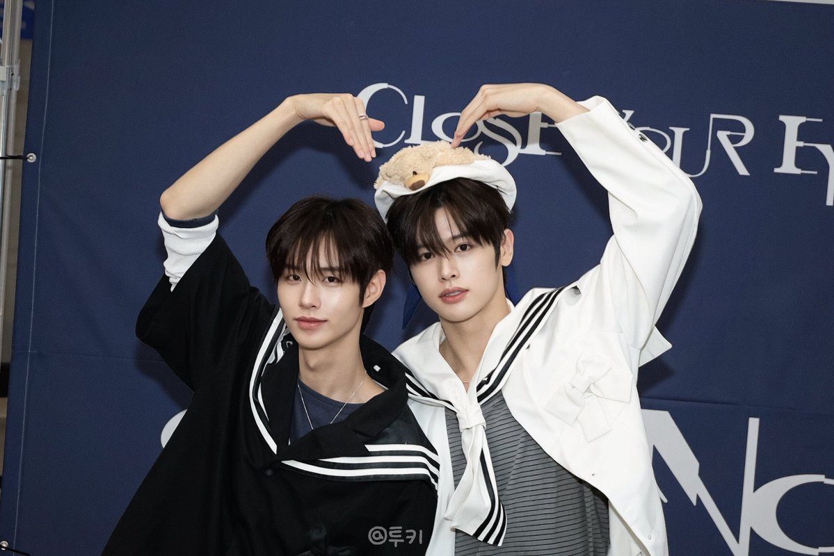 tukiiii_o216xx's tweet photo. 261003 

#김성민 #마징시앙 #웹툰즈
#클유아 #클로즈유어아이즈
#CLOSEYOUREYES #CYE https://t.co/pVTE6CGuR2