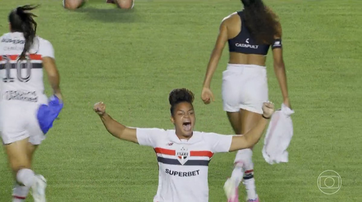 SaoPauloMiIGrau's tweet photo. É CAMPEÃO BRASILEIRO VOCÊS SÃO GIGANTES VAMOOOOOOOOOOOOOOO 🏆 https://t.co/pO8VM8QrHk