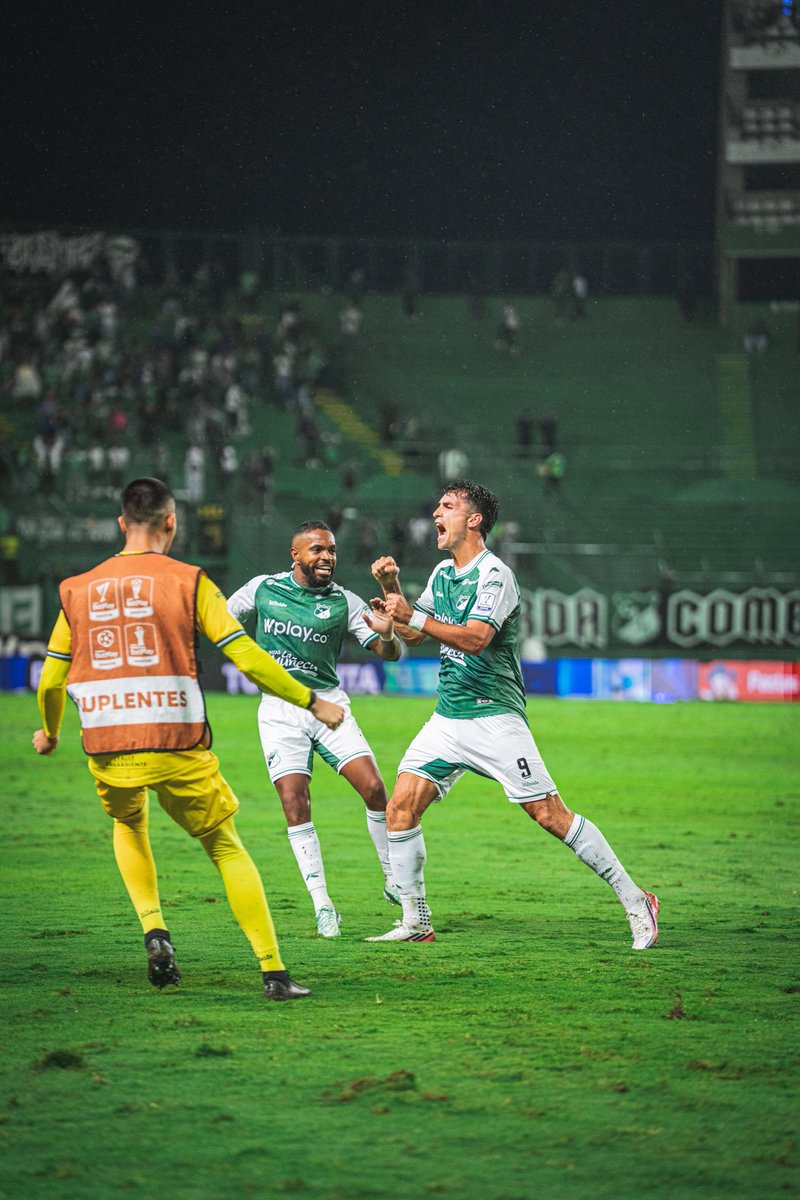 Incog_Depcali's tweet photo. Que lo célebre como quiera, lo Grite, salte. Todo lo bueno se lo merece Dinenno. Nunca voy a olvidar que no es de este País pero quiere al Deportivo Cali como otros no lo hacen. https://t.co/F387U0eJUJ