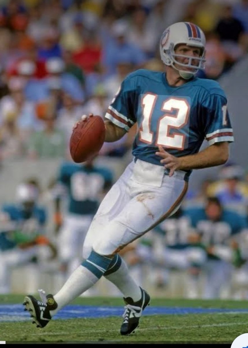 rene_trejo's tweet photo. @CoachJimFuller The Thinking Man's Quarterback https://t.co/rMaqIgrmUr