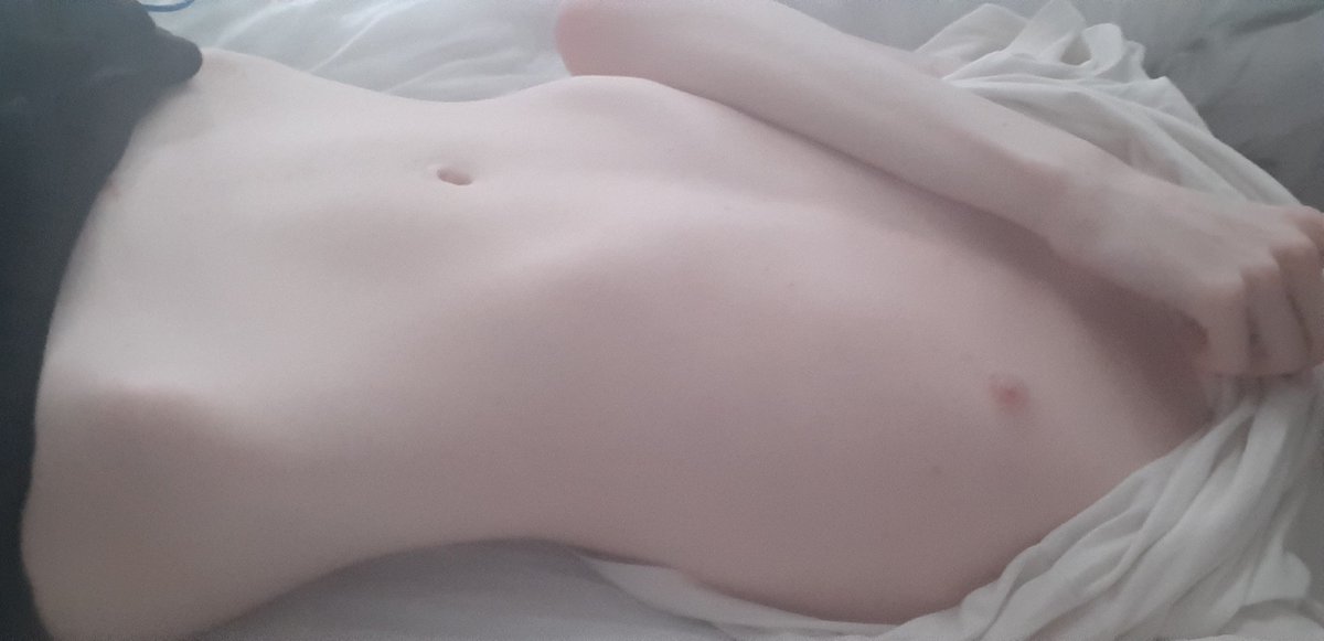 Alvhoon's tweet photo. Femboy tummyy😣
#nsfw #nsfwtwt #femboy #tummy #uk https://t.co/jBqskHt1Km