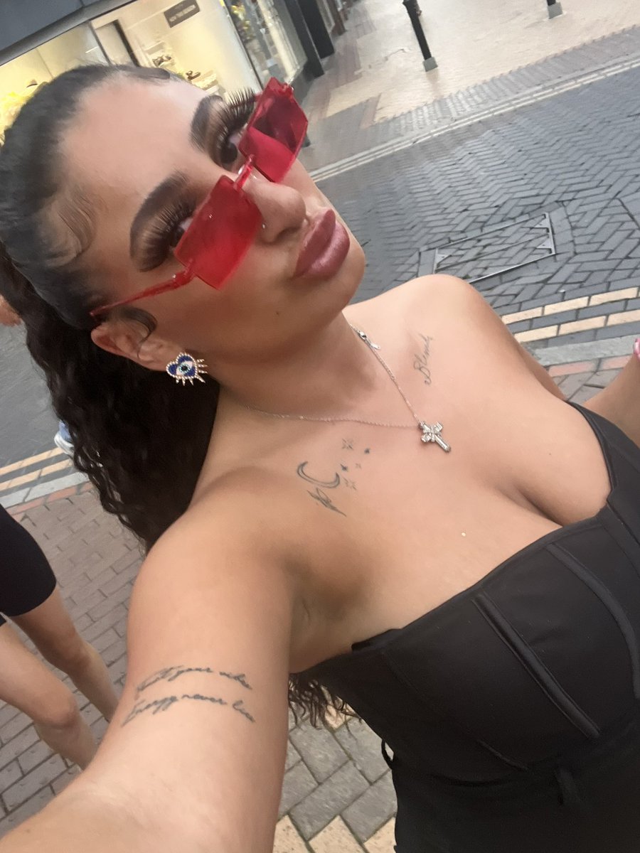 curlybratjadaa's tweet photo. It’s Simp Saturday https://t.co/SnflbHAkka