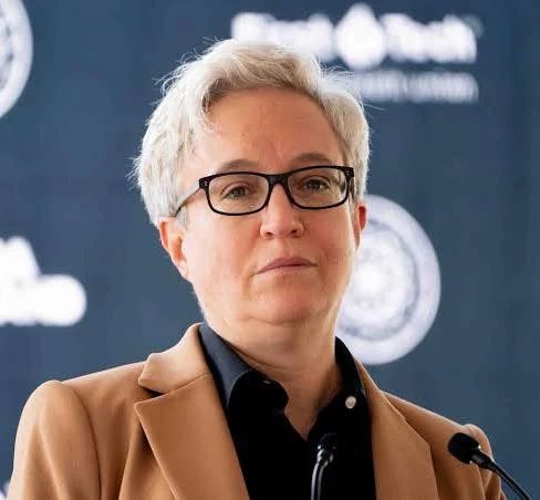 Milajoy's tweet photo. Get this.

In Oregon, a state Democrats have OWNED for decades, Republican Christine Drazan is leading Democrat Tina Kotek 46-44.

A rematch. 

Within the margin.

31 days out.

Don't sleep on ANY race. https://t.co/jibd5y6LVP