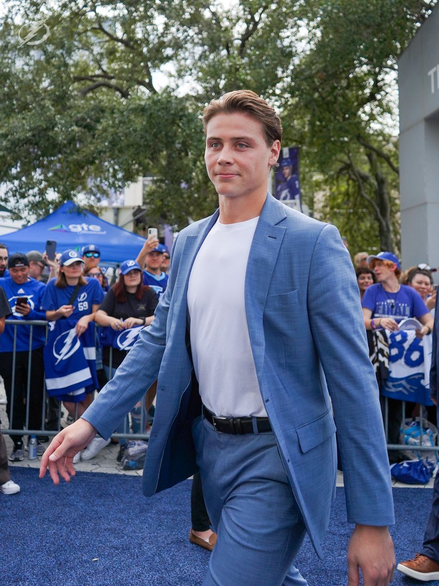 TBLightning's tweet photo. On October 3rd, we walked the blue carpet 🗓️ https://t.co/awazxeOdEz