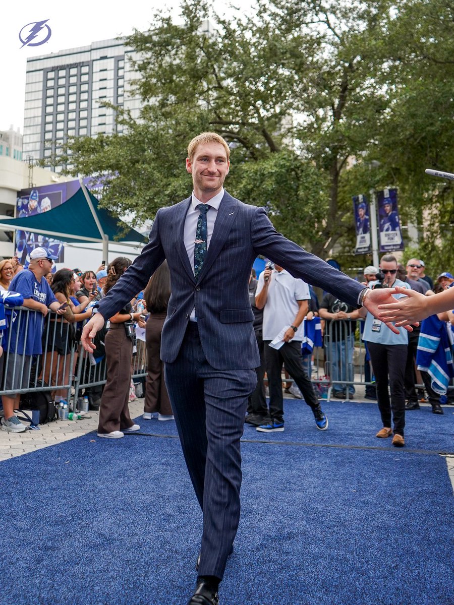 TBLightning's tweet photo. On October 3rd, we walked the blue carpet 🗓️ https://t.co/awazxeOdEz