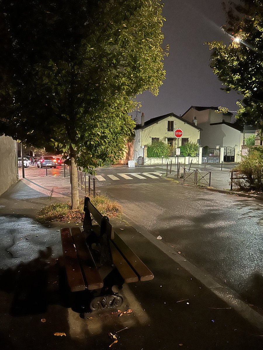 Cassoum1's tweet photo. MDRRR guettez où je suis … #Pensif https://t.co/SstehcCZhk