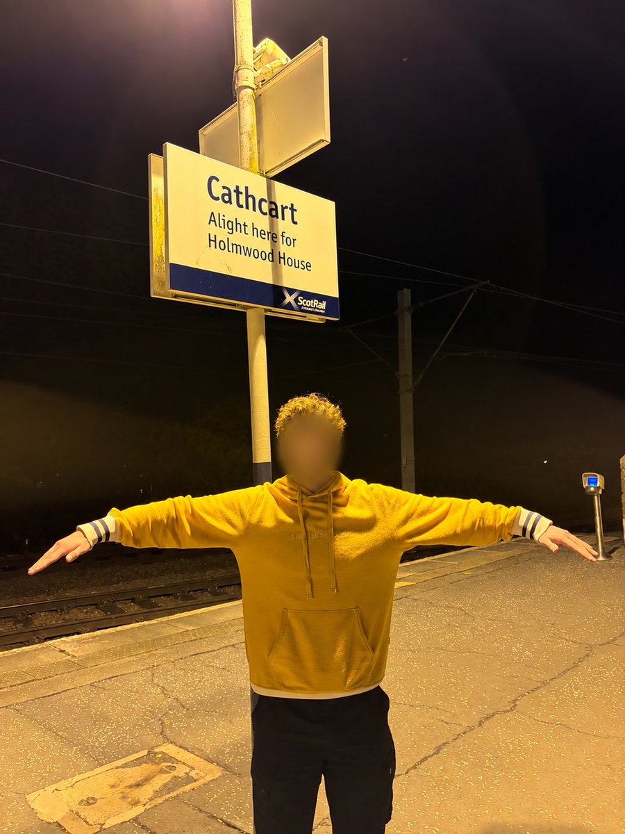 expectedbhoys's tweet photo. Sending strength to my comrades in the Garvaghy Road from Cathcart. #NotAnotherPenny #Hailers https://t.co/pwnZl87PZN