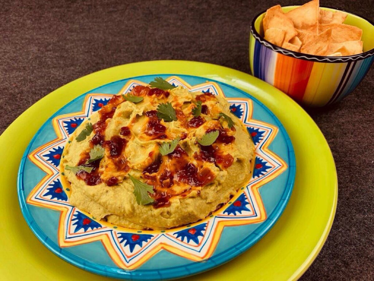 GGoodtaste's tweet photo. Time for an appetizer ? How about South American Avocado Hummus? It has red pepper relish swirled in the creamy avocado adding a sweet savory flavor which makes this homemade #hummus a favorite. You can find this delish #recipe in the comments #hummusrocks #recipes #Food https://t.co/GbkVRElDgA