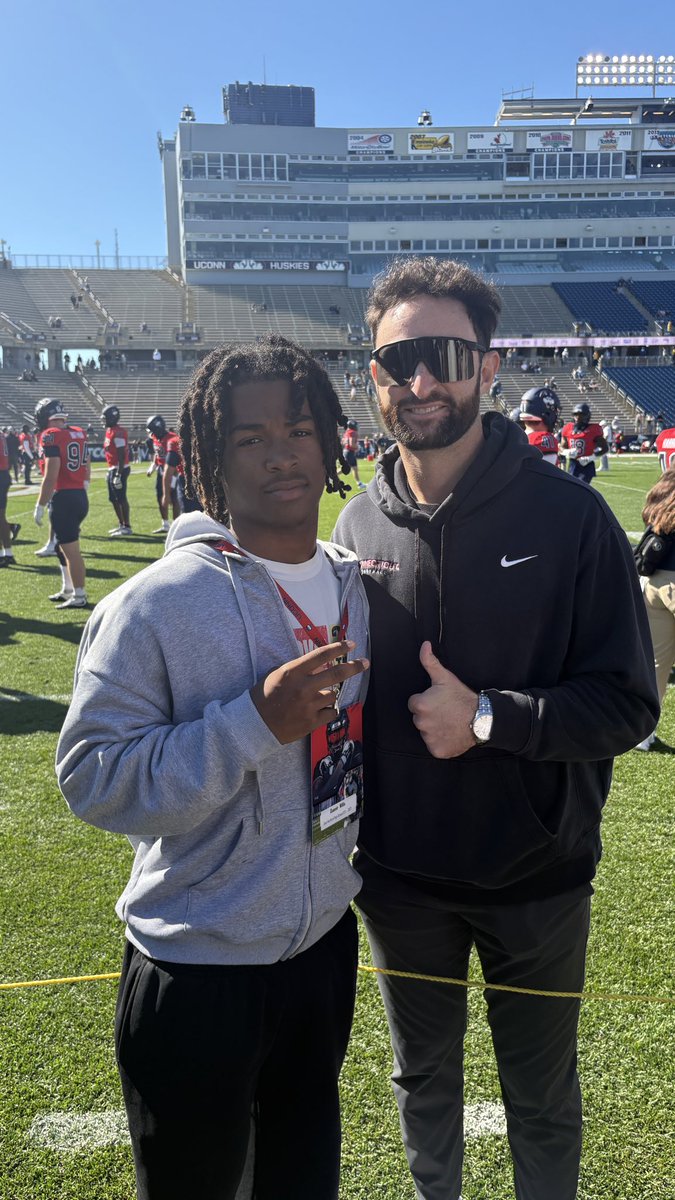 QuamirW2's tweet photo. Big thanks to Coach Leddy for the invite I had a great time! Go Huskies ! @CoachLeddy12 @UConnFootball https://t.co/LjHC4iz7QQ