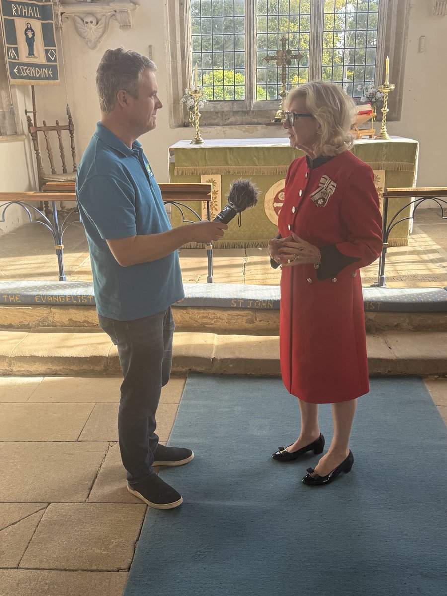 RutlandLL's tweet photo. Rutland has many stunning #medieval churches. #Ryhall’s St John’s church is 800 years old & its oldest bell is 400.
Joined the #community to celebrate the birthday (with cake!) of the bell which was cast in reign of #King Charles l at the Tobias Norris #foundry in #Stamford https://t.co/7eNtNaukpU