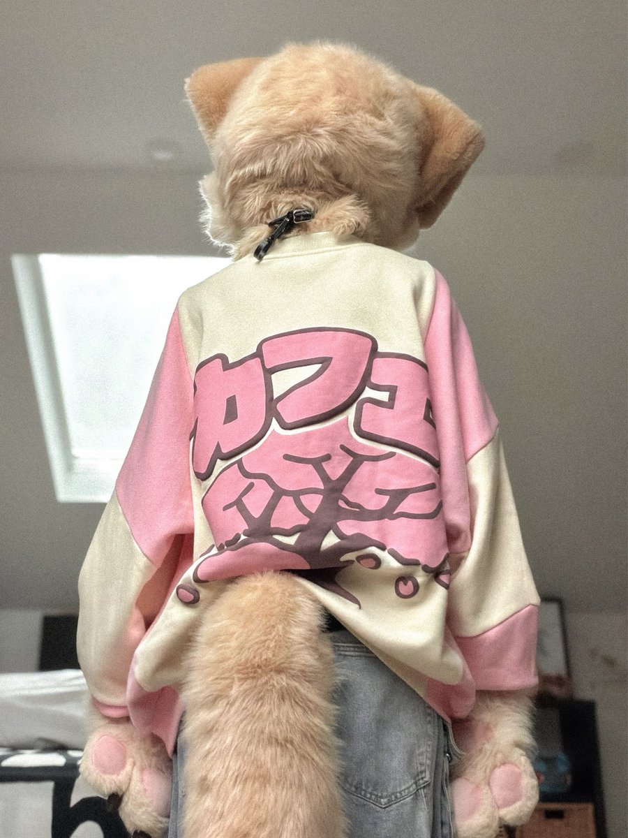 narpylive's tweet photo. i made a sweatshirt… 🌸 https://t.co/FGyQCiVB6N