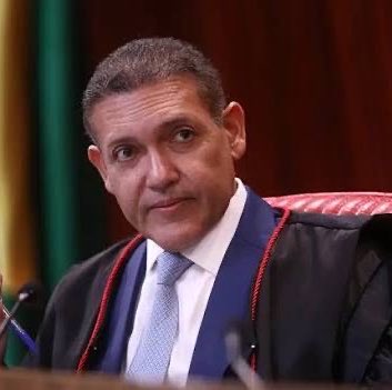 Delateinews's tweet photo. ⚠️URGENTE: Nunes Marques diz que eleição não está sob ameaça de interferência estrangeira ou do crime organizado e afirma que órgãos de inteligência não encontraram indícios de tentativa de comprometimento do pleito https://t.co/6dkHNQgiM1