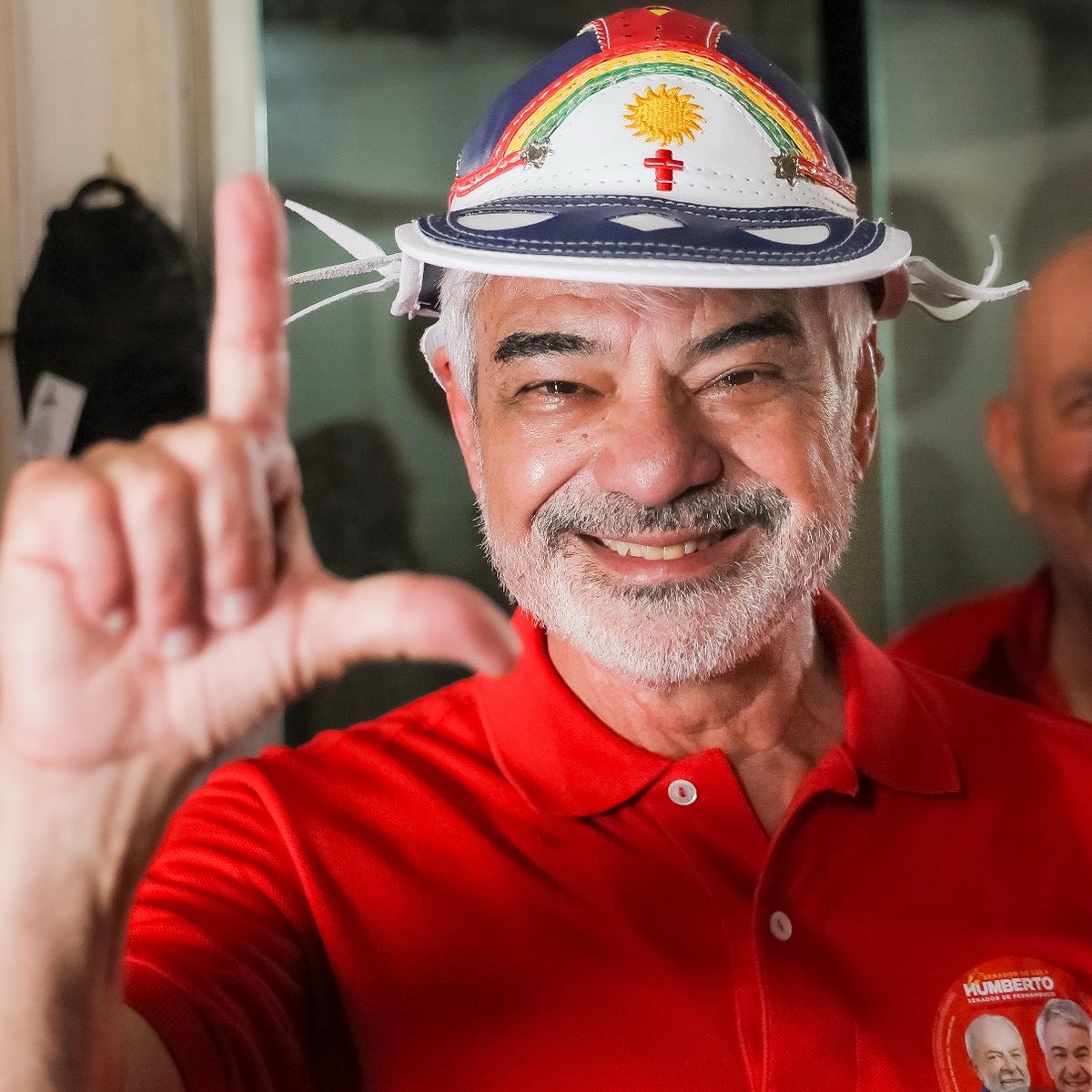 seremosresisten's tweet photo. HISTÓRICO! Na véspera da eleição, Pernambuco pode fazer história e eleger dois senadores de esquerda. Pesquisa Quaest aponta Marília Arraes (PDT) com 30% e Humberto Costa (PT) com 27%, enquanto o bolsonarista Mendonça Filho aparece com 18%. Marília 123 e Humberto 130! ❤️🇧🇷👏🏾 https://t.co/qXalRQaSAJ