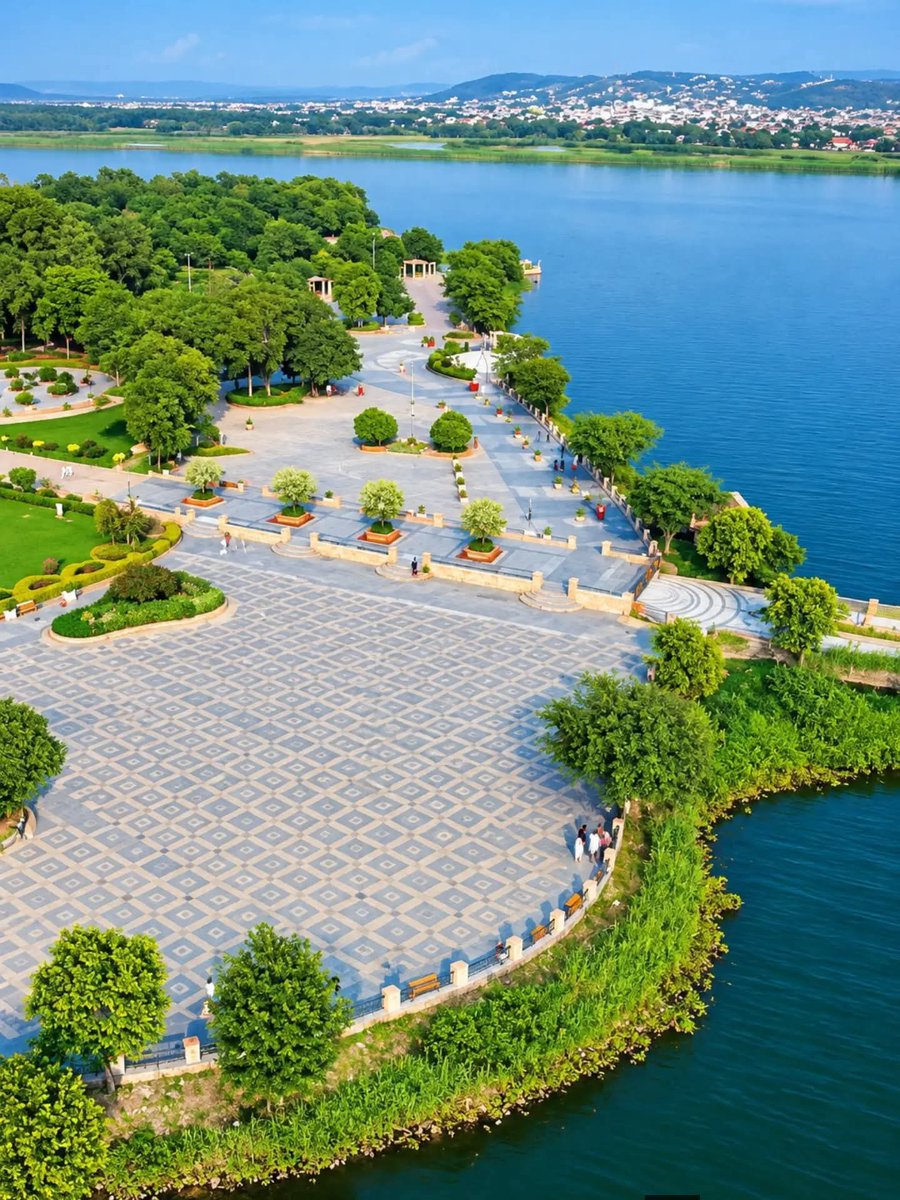 SeemaGhazal7's tweet photo. lake view park, Islamabad, Pakistan 
#NatureBeauty #NaturePhotography #naturescenery #mountains #landscape #photography #NaturalBeauty #naturelover #Beautiful #nature #photo https://t.co/2JdJlGoRLX