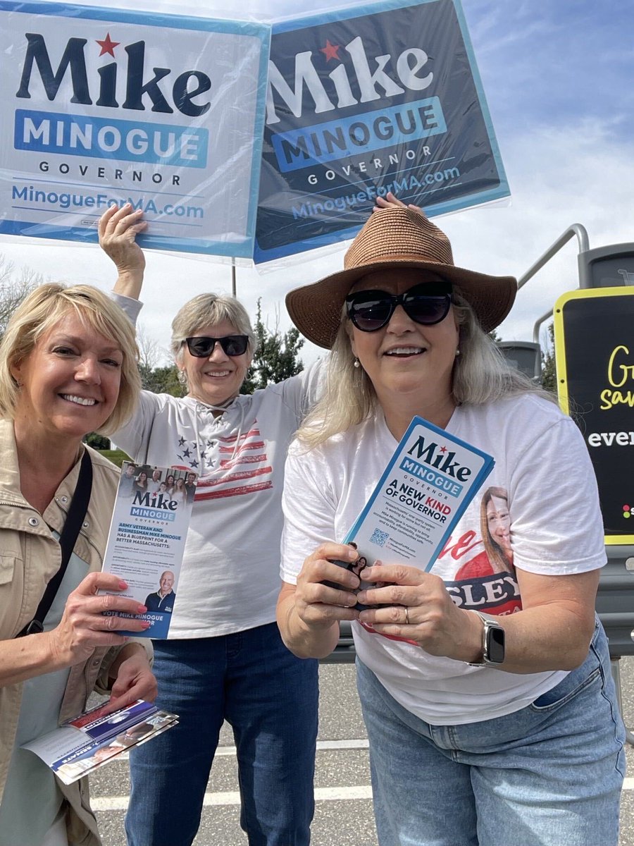 mikeminoguema's tweet photo. Team Minogue out in force this weekend! https://t.co/a8BoVF9vov