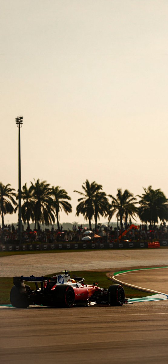 F1WallpaperHQ tweet picture