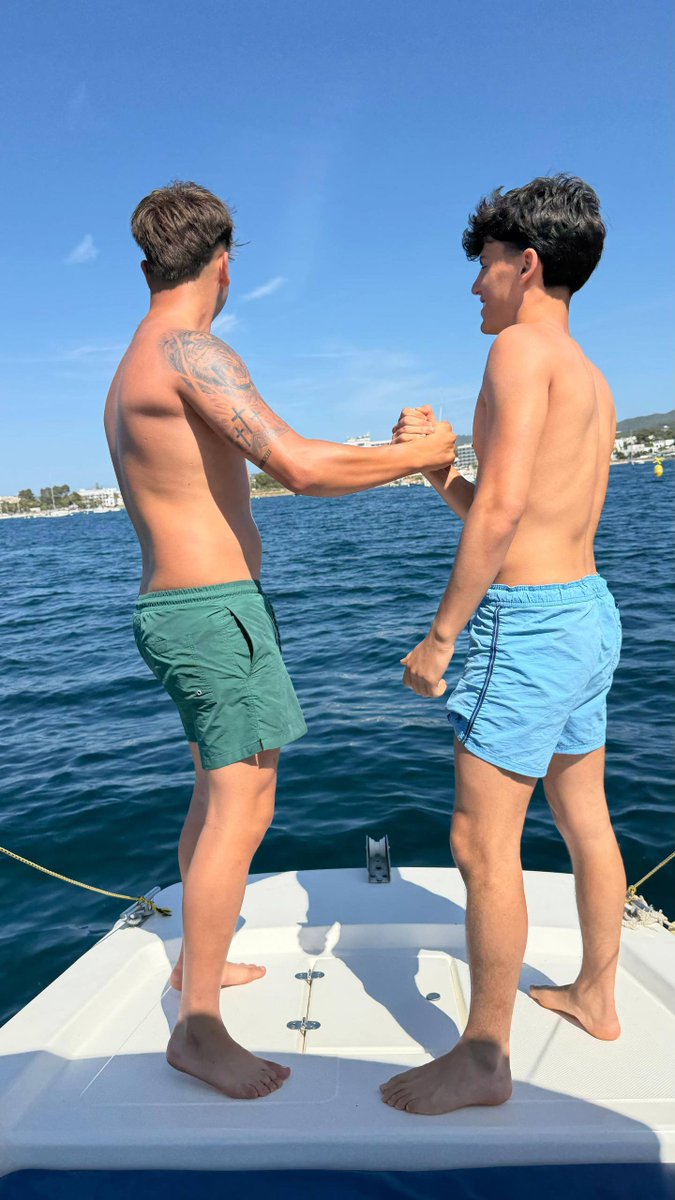 maxsanchez31of's tweet photo. Couple 🌈 https://t.co/BOlbqVj7b1