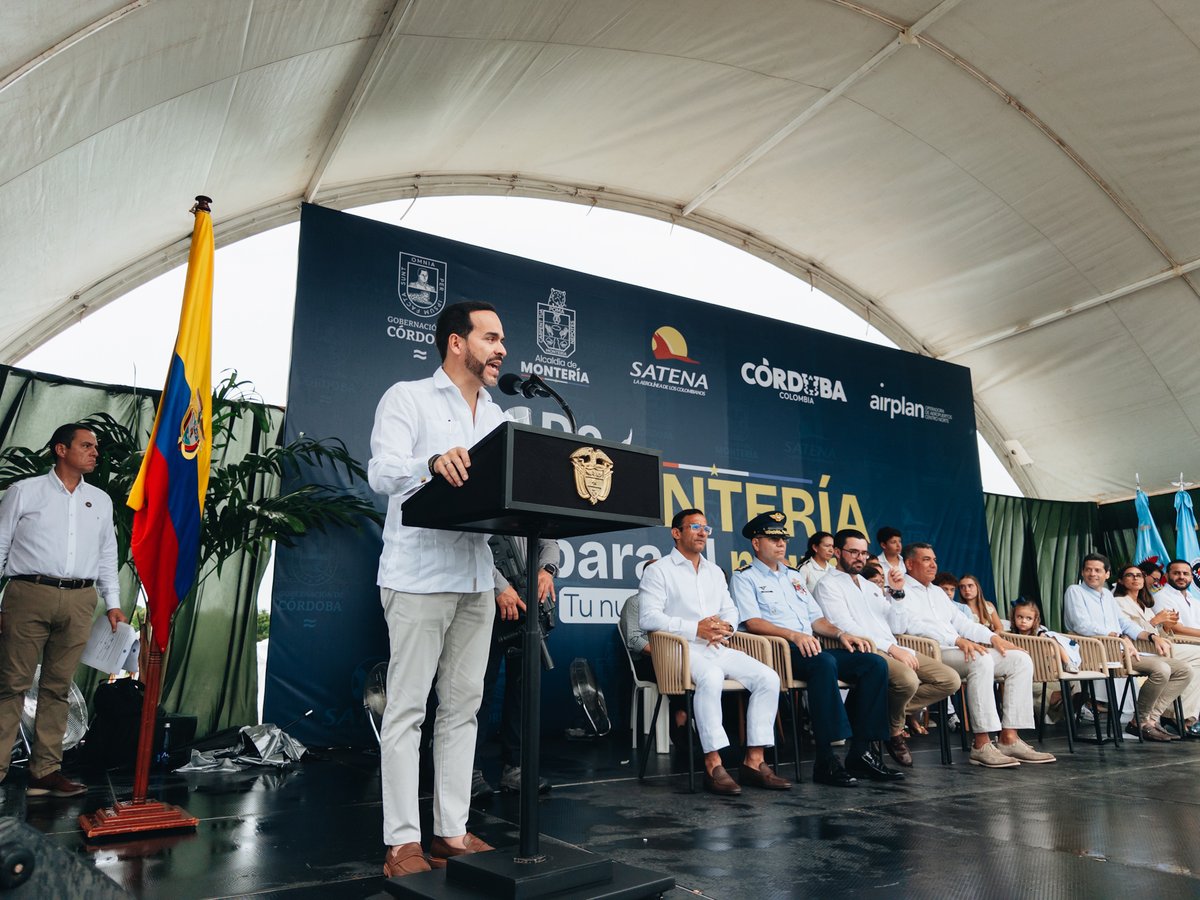 Ministerio_TIC's tweet photo. La Ministra @AlexandraFalla (Ministerio TIC), acompañó al presidente de la República @ABDELAESPRIELLA a la inauguración de una nueva ruta internacional desde Montería, en Colombia, hacia Panamá, operada por @AerolineaSatena. 

La ruta parte del Aeropuerto Los Garzones hacia Tocumen, con tres frecuencias semanales (lunes, miércoles y viernes) en aviones de 50 pasajeros.

Esta es la primera conexión internacional directa de Montería, y busca impulsar el turismo y las exportaciones.