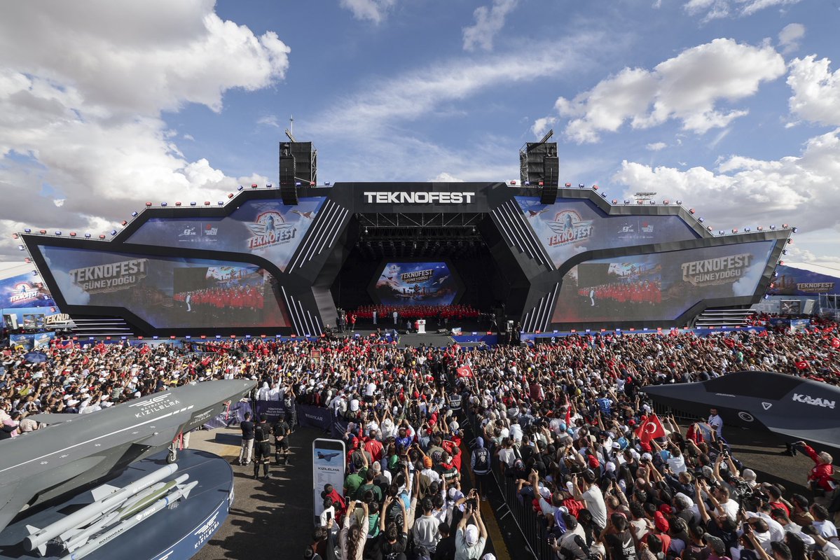 Selcuk's tweet photo. Artık Şanlıurfa'nın TEKNOFEST'i de meşhur... 🙂🚀

#TeknofestGüneydoğu

Şanlıurfa is now famous for its TEKNOFEST, too... 🙂🚀

#TeknofestSoutheast https://t.co/dxFRNuAUY2