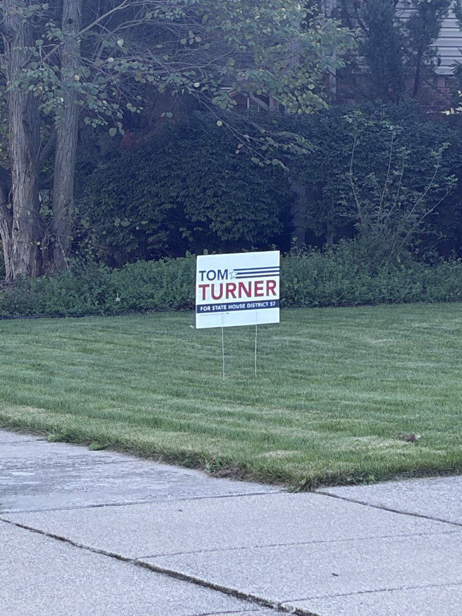 MaxBrunoLewis's tweet photo. Seeing a lot of @turner4mi signs in Sterling Heights today! https://t.co/MK8dYSUjYH