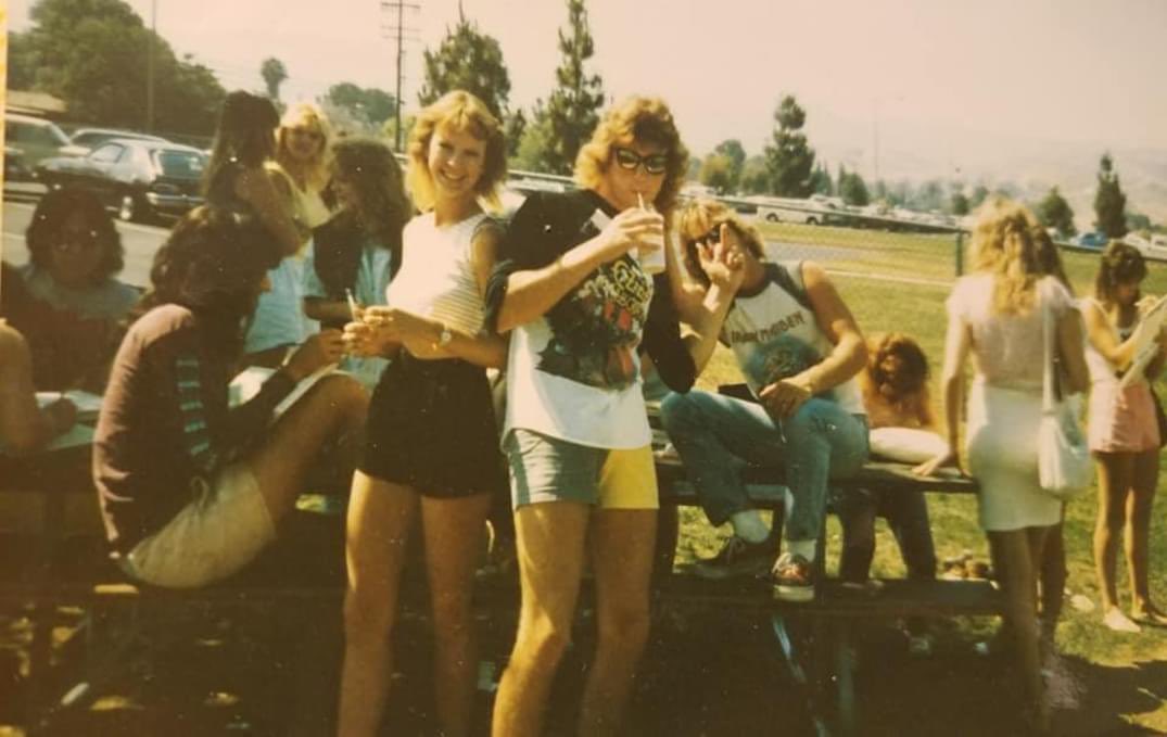 ThrillaRilla369's tweet photo. Did schools in the past really have a smoking areas? https://t.co/cYBVlqKdxs