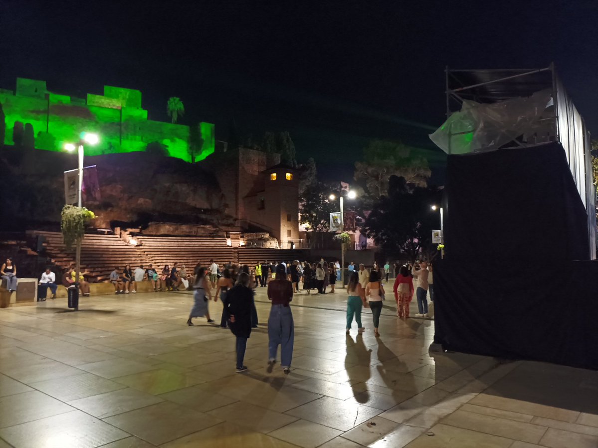 bgmps's tweet photo. Si os parecía ilegal, destructivo, irrespetuoso y patético que los putos @ElPimpiMalaga o @caixabank plantaran sus cojonazos en la Alcazaba BIC, mirad lo que hace hoy @Marvel.

Con permiso de los mercachifles @JuanMa_Moreno y @pacodelatorrep.

Indignante y humillante es poco. https://t.co/HgGUNwoRqM