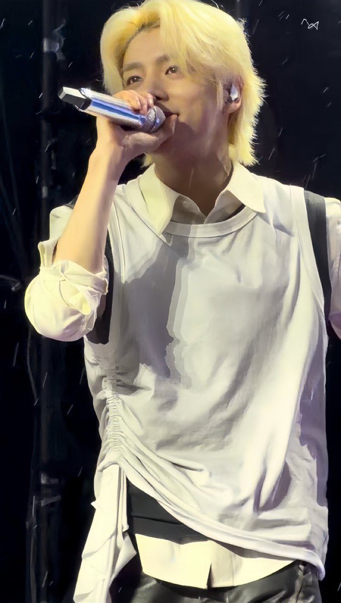 sleeptighting's tweet photo. he’s an angel that snuck down to be with us https://t.co/eaawuvxJGG